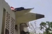松滋印度一波音787客机坠毁机上242人、地面5名学生遇难！我驻印度使馆：机上无中国籍乘客